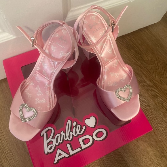 Aldo x Barbie barbiparty heels *never worn* 8.5 - Picture 2 of 9